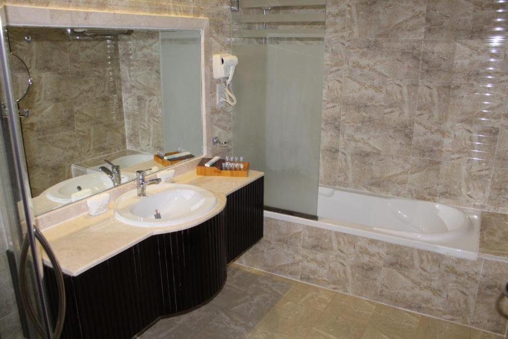 Al Salam Grand Hotel Al Buraymi Εξωτερικό φωτογραφία